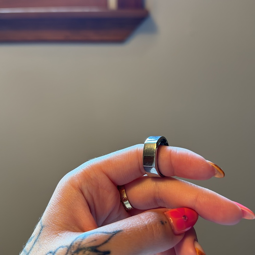 Oura Ring - Picture 3 of 4